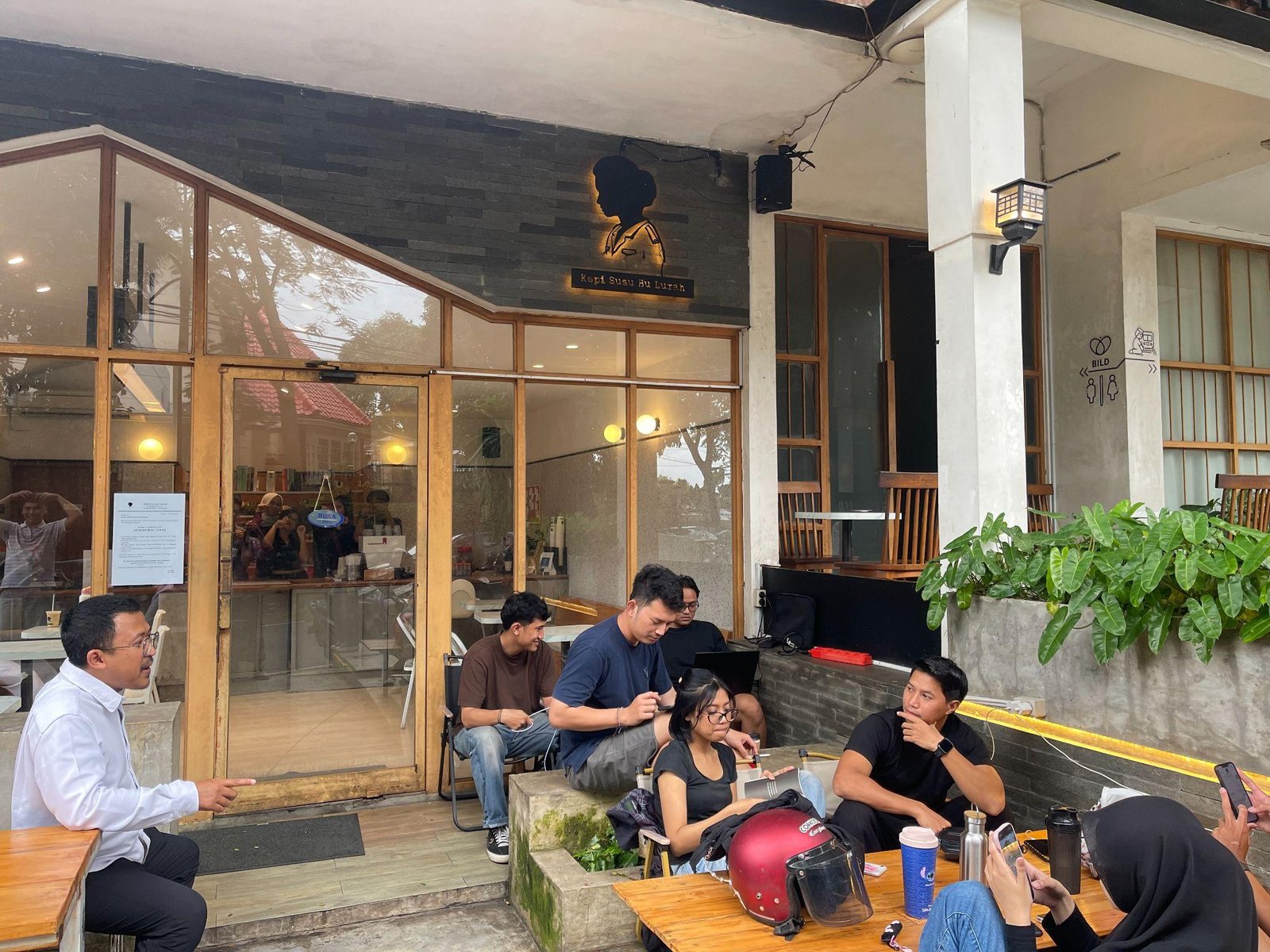 Sop Gurame Mbak Lili: Rahasia Rasa yang Bikin Warga Cilacap Rela Antre
